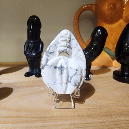 Howlite Woman Life Flowers 2.5"
