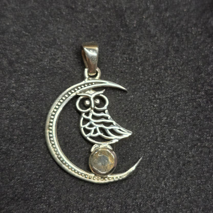 Moon & Owl Labradorite Pendant | Sterling Silver (s925)