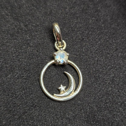 Moon & Star Moonstone Pendant | Sterling Silver (s925)