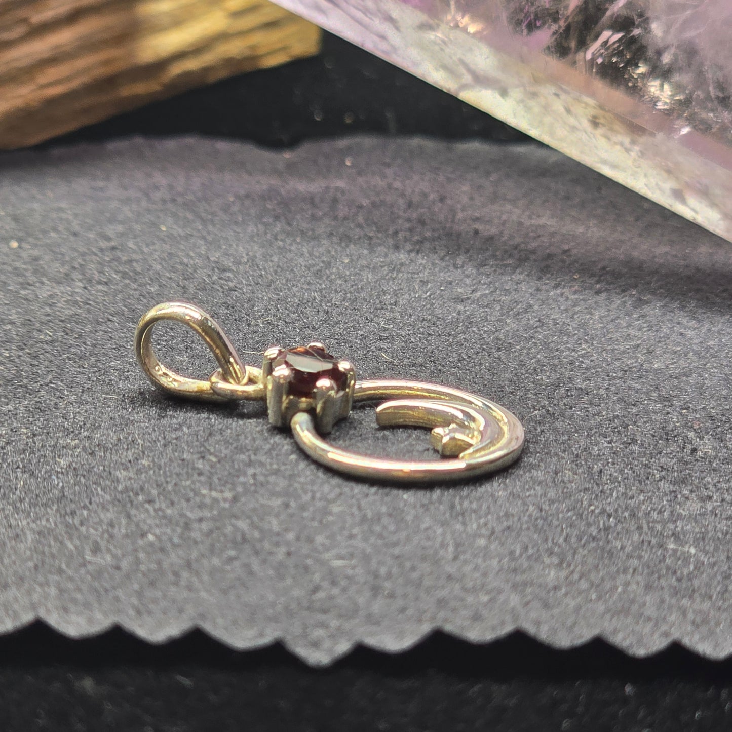 Moon & Star Garnet Pendant | Sterling Silver (s925)
