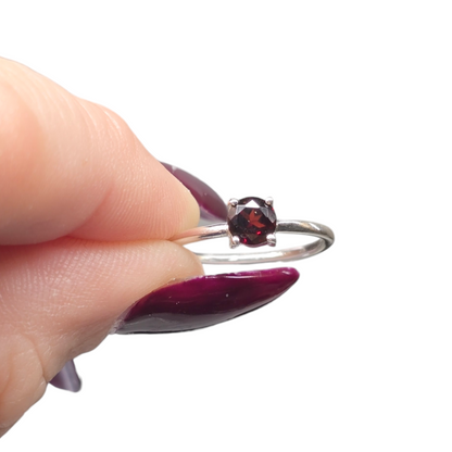 Garnet Crystal Sterling Silver Ring sz6