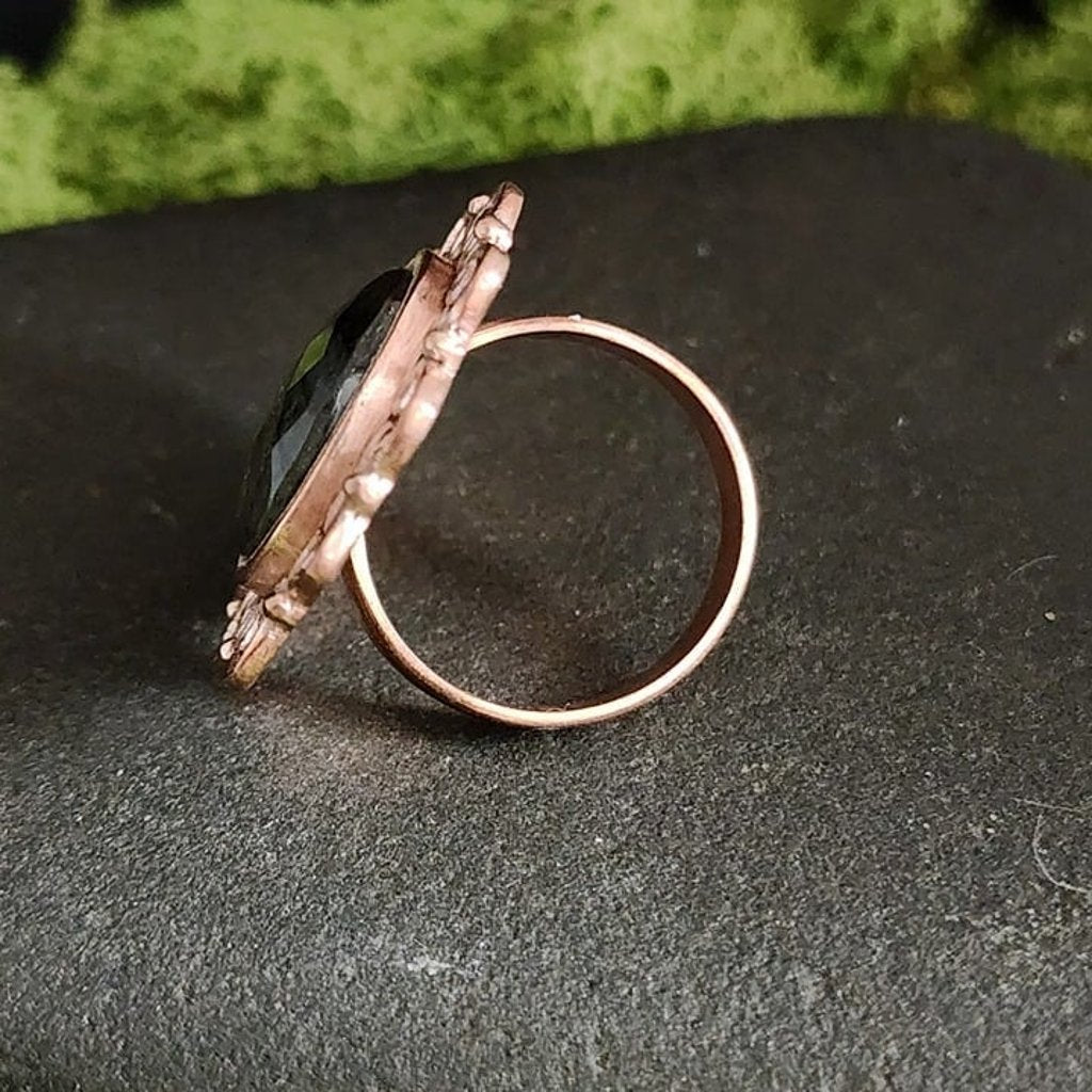 Flashy Teardrop Labradorite Copper Ring sz10