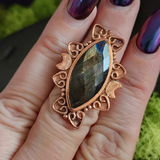 Labradorite Crystal Cut Moon Copper Ring sz7