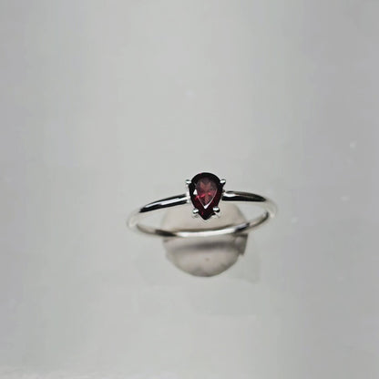 Garnet Teardrop Crystal Sterling Silver Ring sz6