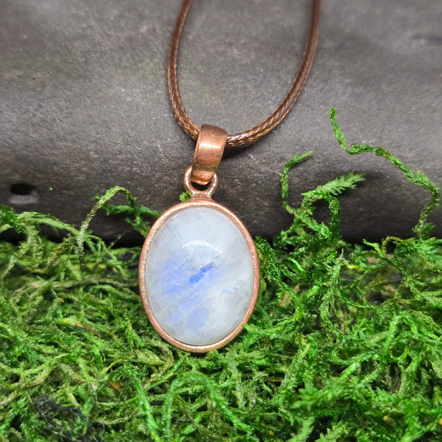 Moonstone Crystal Oval Copper Necklace IV
