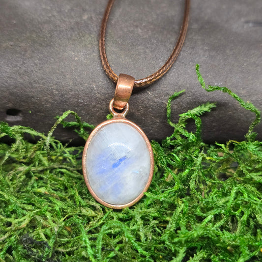 Moonstone Crystal Oval Copper Necklace IV