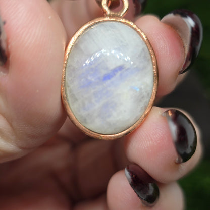 Moonstone Crystal Oval Copper Necklace IV