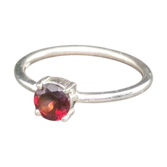 Garnet s925 Ring sz6