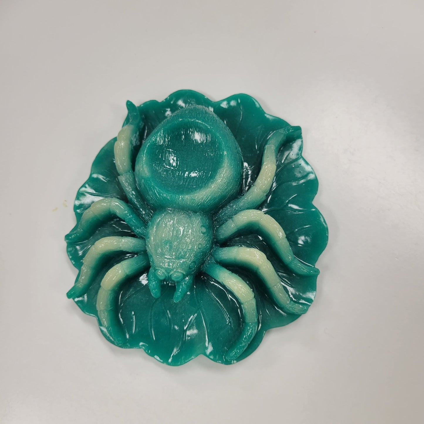 Luminous Spider Sphere Holder